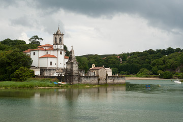Fototapeta na wymiar Iglesia parroquial de Nuestra Señora de los Dolores en la localidad asturiana de Barro, en el Concejo de Llanes en pleno Camino de Santiago del Norte.
