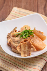 豚肉と大根の煮物