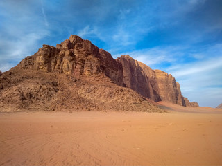 Fototapeta na wymiar rock formations and desert landscape of Wadi Rum desert in southern Jordan. 