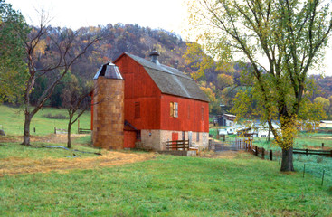 Obraz premium Barn in the countryside Wisconsin.