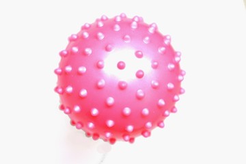 コロナウイルス（イメージ）のようなゴムボール（単体）