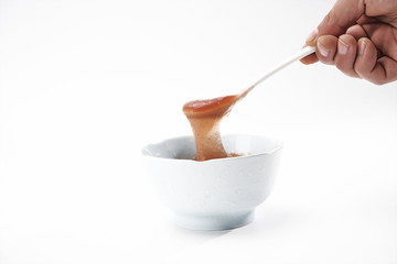 Traditional Chinese food uses lotus root paste, which has the effect of beauty and beauty. It is usually called lotus root stage