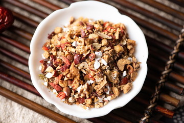 The tea bag made of wolfberry, Maidong, red date, tuckahoe, wolfberry and other traditional Chinese medicines is a health tea often drunk in Asia