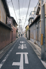 Obraz premium traditional small street in Gion with historical buildings