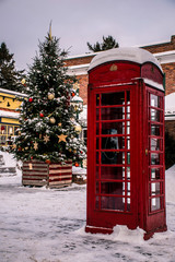 Obraz premium red telephone box & christmas
