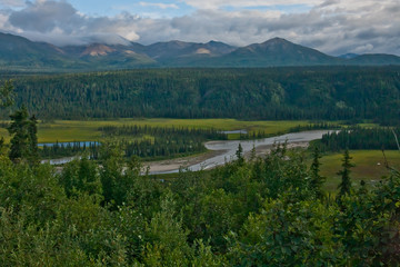 Fototapeta na wymiar View of Alaskan Mountain Range in Denali National Park, Alaska
