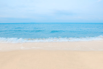 Fototapeta na wymiar Beautiful beach in summer, blue sea with white sand.