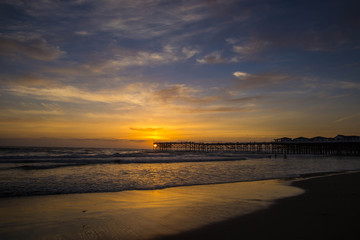 San Diego Sunset (sun inside pier)