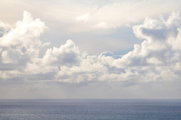 Obraz premium Aerial view of gray evening clouds over Tasman sea horizon