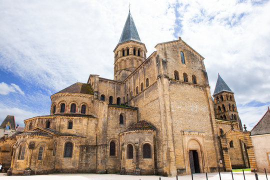 Kirche "Sacr&eacute;-C&oelig;ur" in Paray-le-Monial, Frankreich