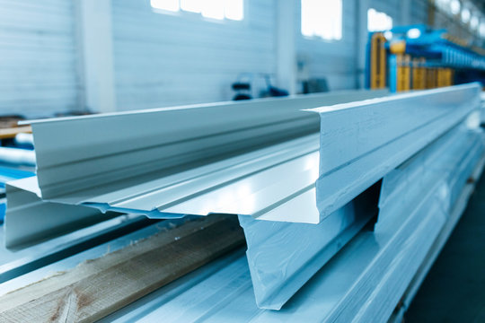 Metal sheet roof rolled from rolling machine