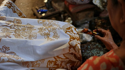 BLURRY and soft focus images, Activity of making batik,  Create and design white fabric using...