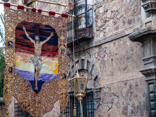 Estandarte de Jesucristo pasando por una calle de Lorca