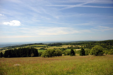 Fototapeta na wymiar Landschaft rund um den Vogelsberg