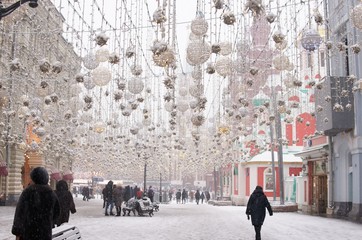 Moscow lighters street snowing