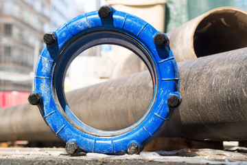 iron flange adaptor for assembling pipes , compact dismantling joint