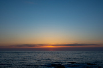 美しい海の夕暮れ