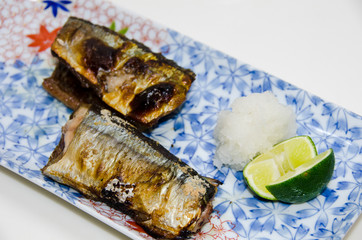 秋刀魚の塩焼き