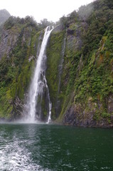 Wasserfall am Milford Sound Neuseeland S&uuml;dinsel