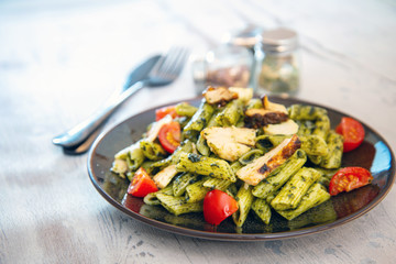 Penne with Chicken and Pesto Sauce