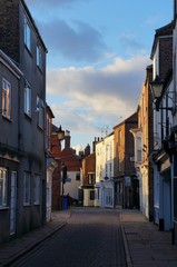 Fototapeta na wymiar an old narrow street in england