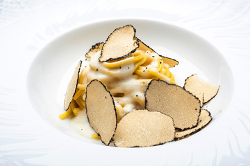 Tagliolini al tartufo nero di Alba