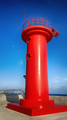 빨강 등대와 파란하늘