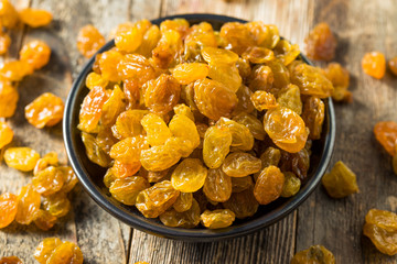 Raw Yellow Organic Golden Raisins