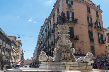 monumento a Napoli
