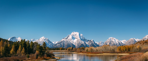Oxbow Bend viewpoint on mt. Moran, Snake River and its wildlife during autumn, Grand Teton National park, Wyoming, USA