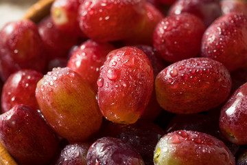 Raw Organic Red Grapes