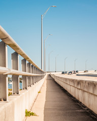 Obraz premium Walkway on Bridge over Intercoastal Waters