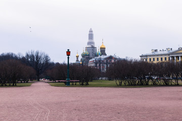 Obraz premium The streets of St. Petersburg in the spring