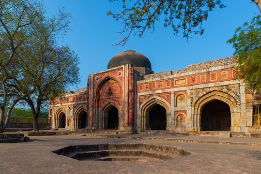 Jamali Kamali Mosque, New Delhi, India