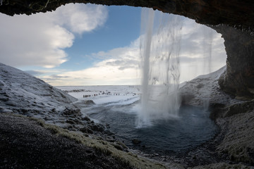 Einer der schönsten Wasserfälle in Island - Kraft der Natur