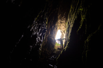 cueva en el pais vasco