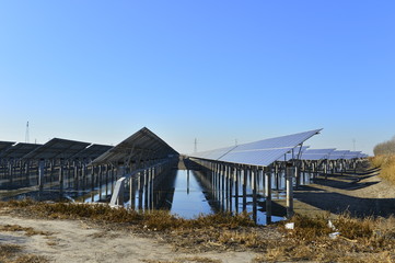 Fototapeta na wymiar Solar photovoltaic panels and solar photovoltaic power generation systems