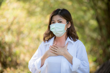 Business women wears a health mask