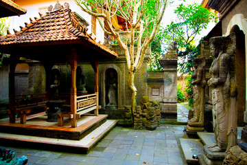 Fototapeta na wymiar Traditional Balinese Decorative Architecture - Indonesia