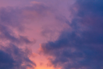 Fototapeta premium Pink dawn in the sky with clouds