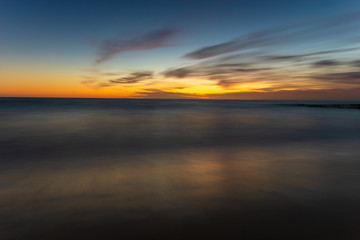 Fototapeta na wymiar beautiful sky over the ocean before sunrise
