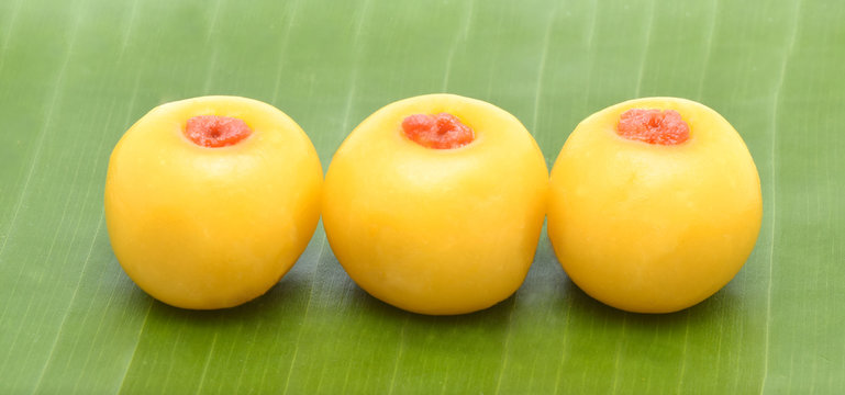 Saneh Jaan Thai dessert on banana leaf.