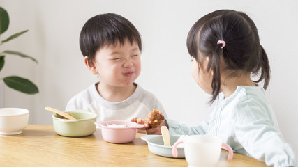 子供　食事