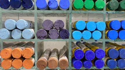 カラフルなクレヨン