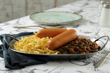pasta con salsicce e lenticchie