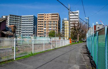 Fototapeta premium 京都駅東 塩小路通り付近の町並み