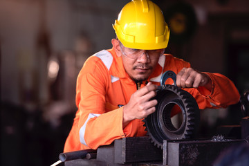 Measuring step block standard with outside micrometerMechanic mechanic, gear repair factory,...