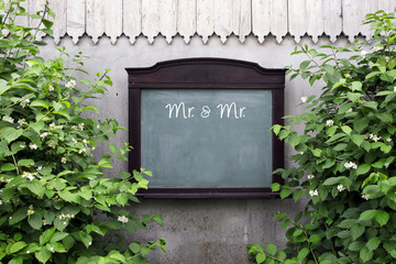 mr. & mr. schiefertafel im garten