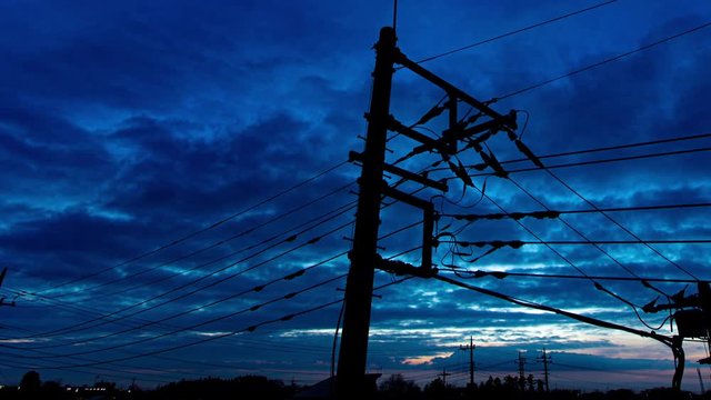 4K 住宅街の夕焼け 幻想的な空　電柱のシルエット　微速度撮影　タイムラプス　パン