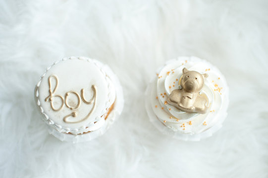 cupcakes for a pregnant photo shoot